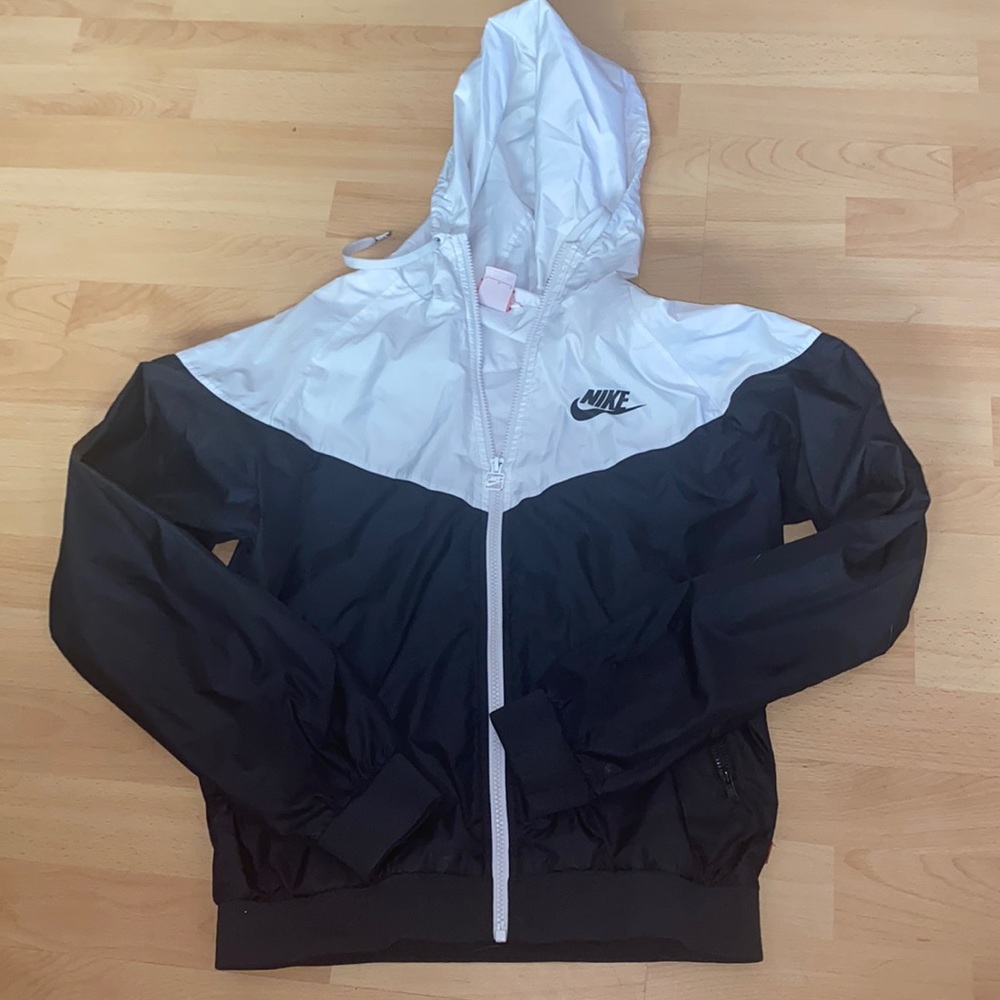 nike windbreaker